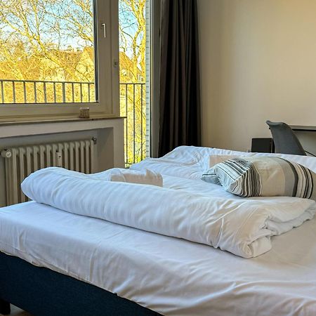 Apartment Duesseltal Messe 100Qm Düsseldorf Eksteriør bilde