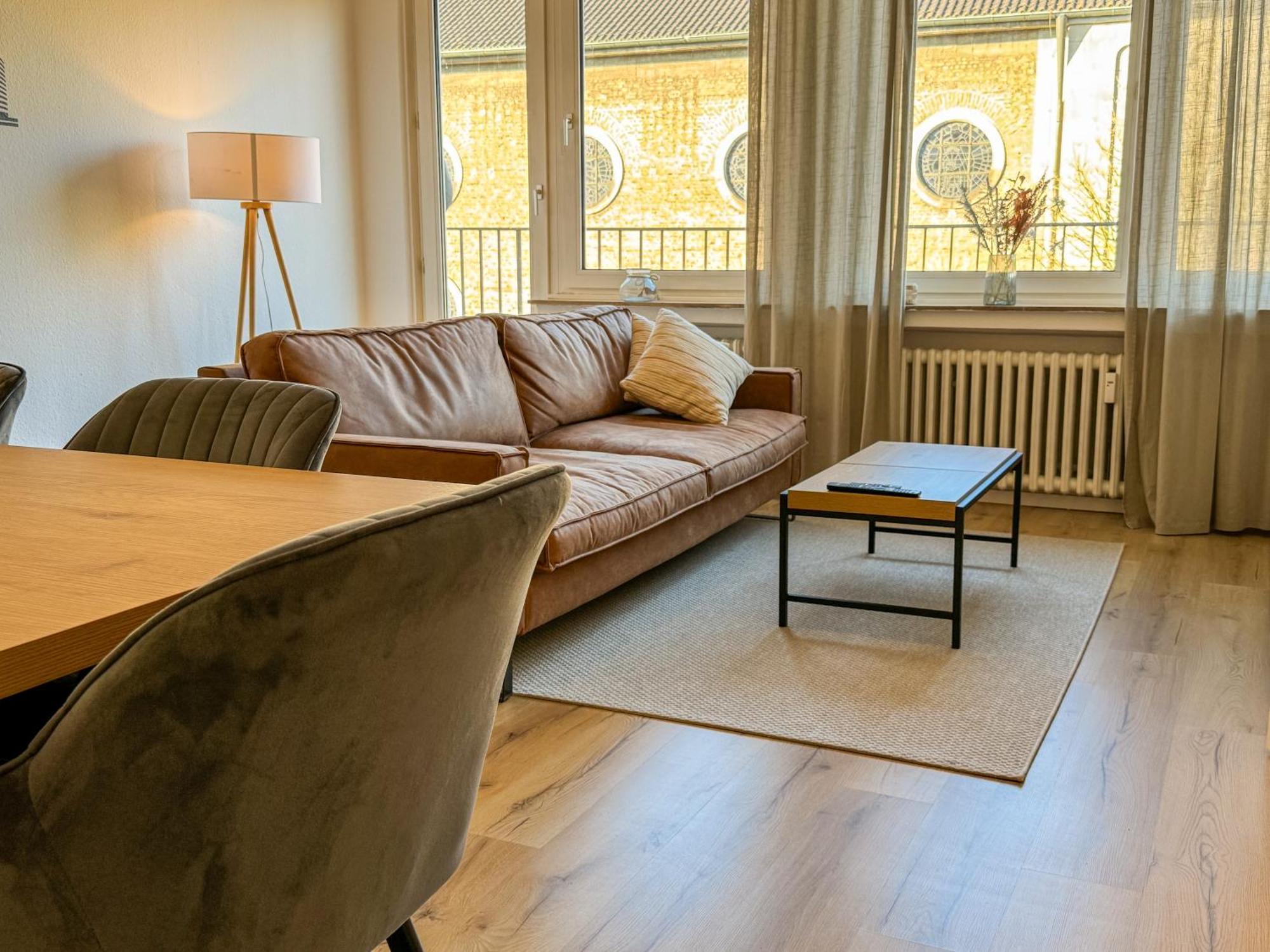 Apartment Duesseltal Messe 100Qm Düsseldorf Eksteriør bilde