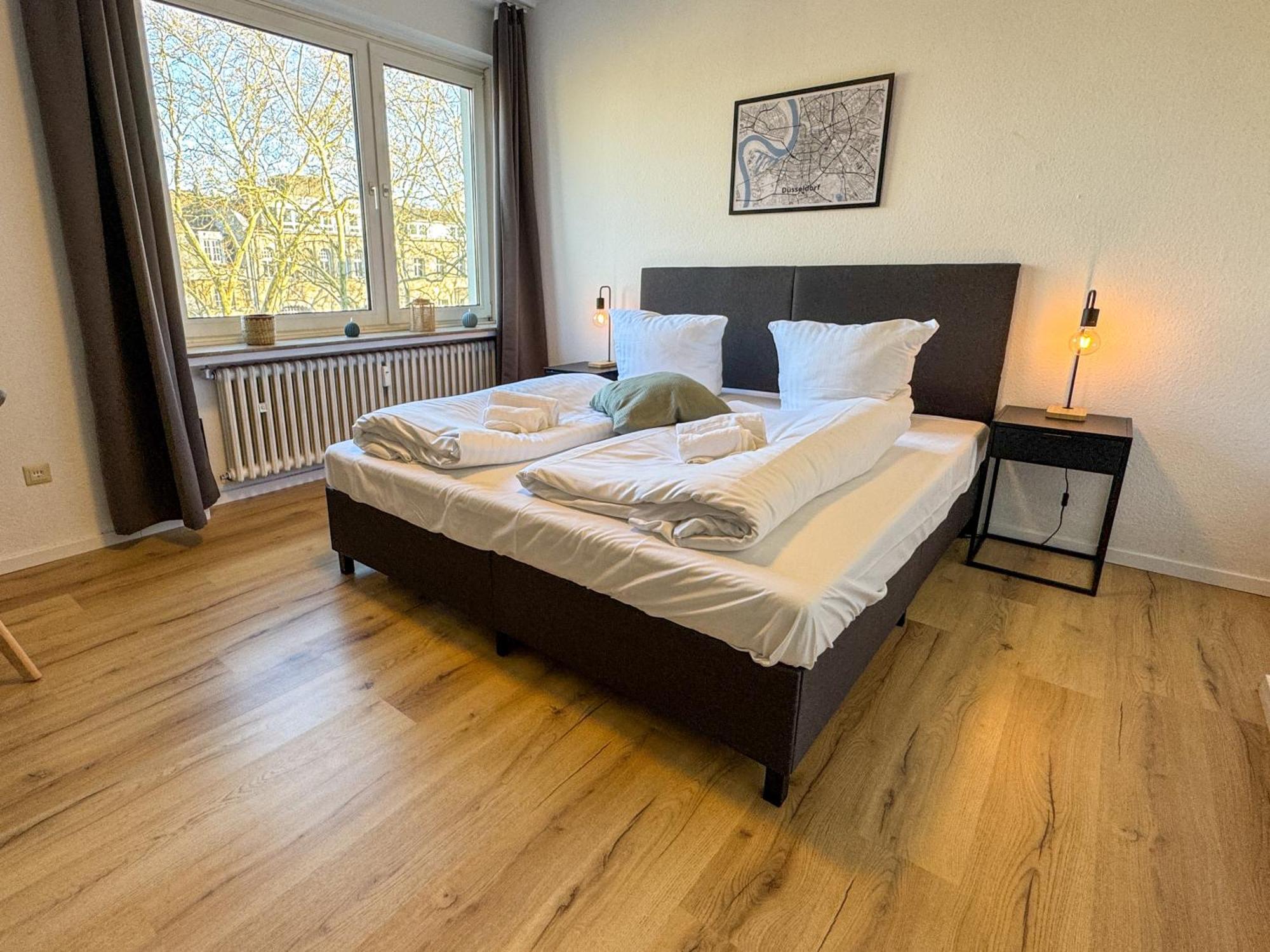Apartment Duesseltal Messe 100Qm Düsseldorf Eksteriør bilde